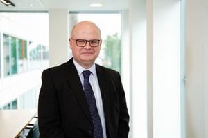 RS537_Robert Salter - Director - Global Mobility-scr RS537_Robert Salter - Director - Global Mobility-scr