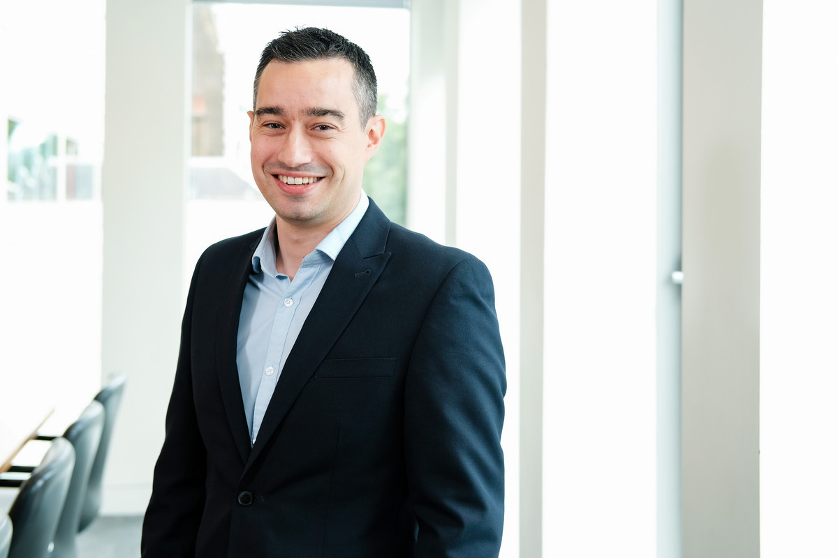 RS497_Mark Cunningham - Director - Business Group-scr